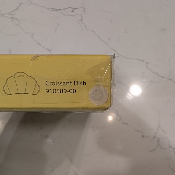 Le Creuset White Croissant Dish (Rare + from Japan) - Picture 3 of 4